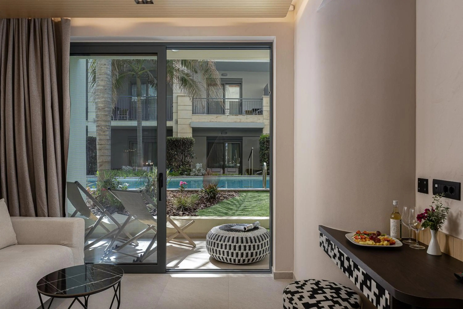Photo - Pearl Beach Hotel
