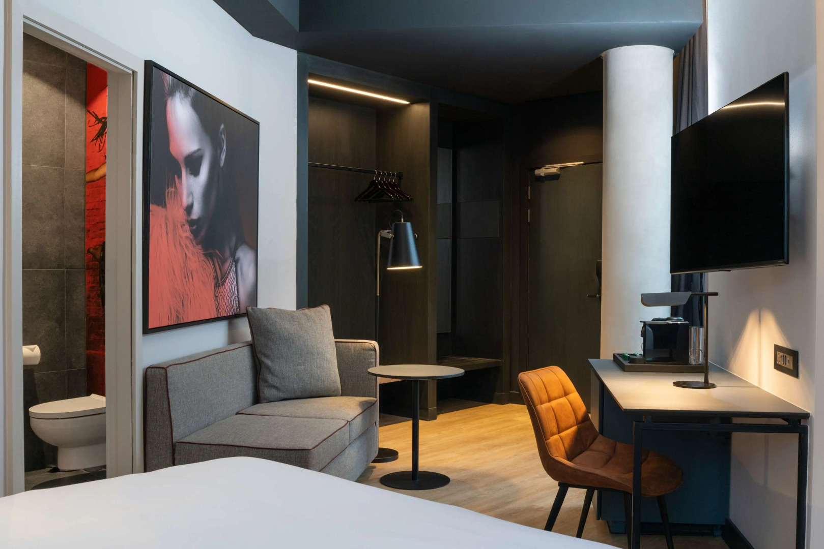 Photo - Radisson RED Hotel Johannesburg Rosebank