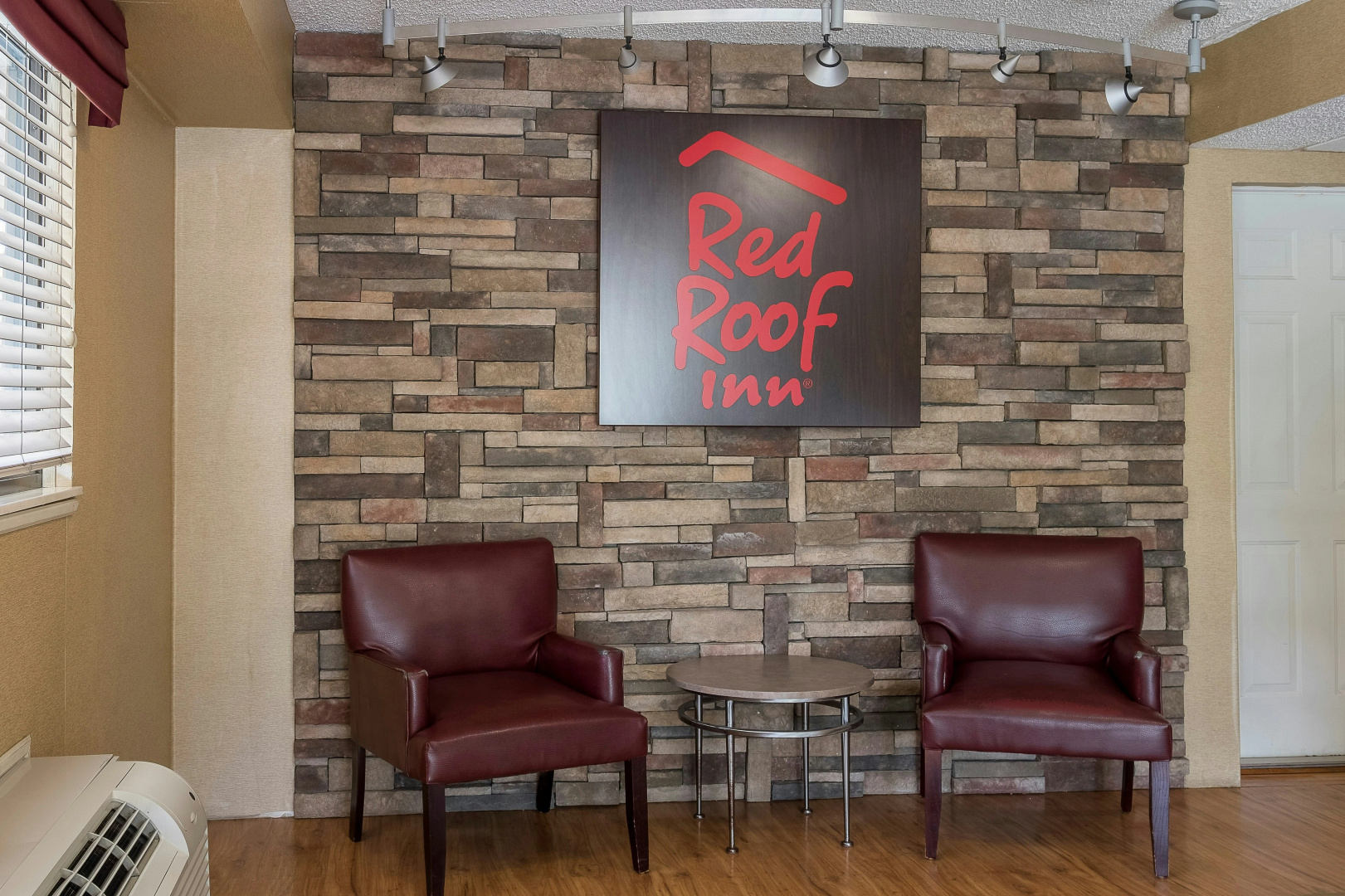 Photo - Red Roof Inn Tampa - Brandon
