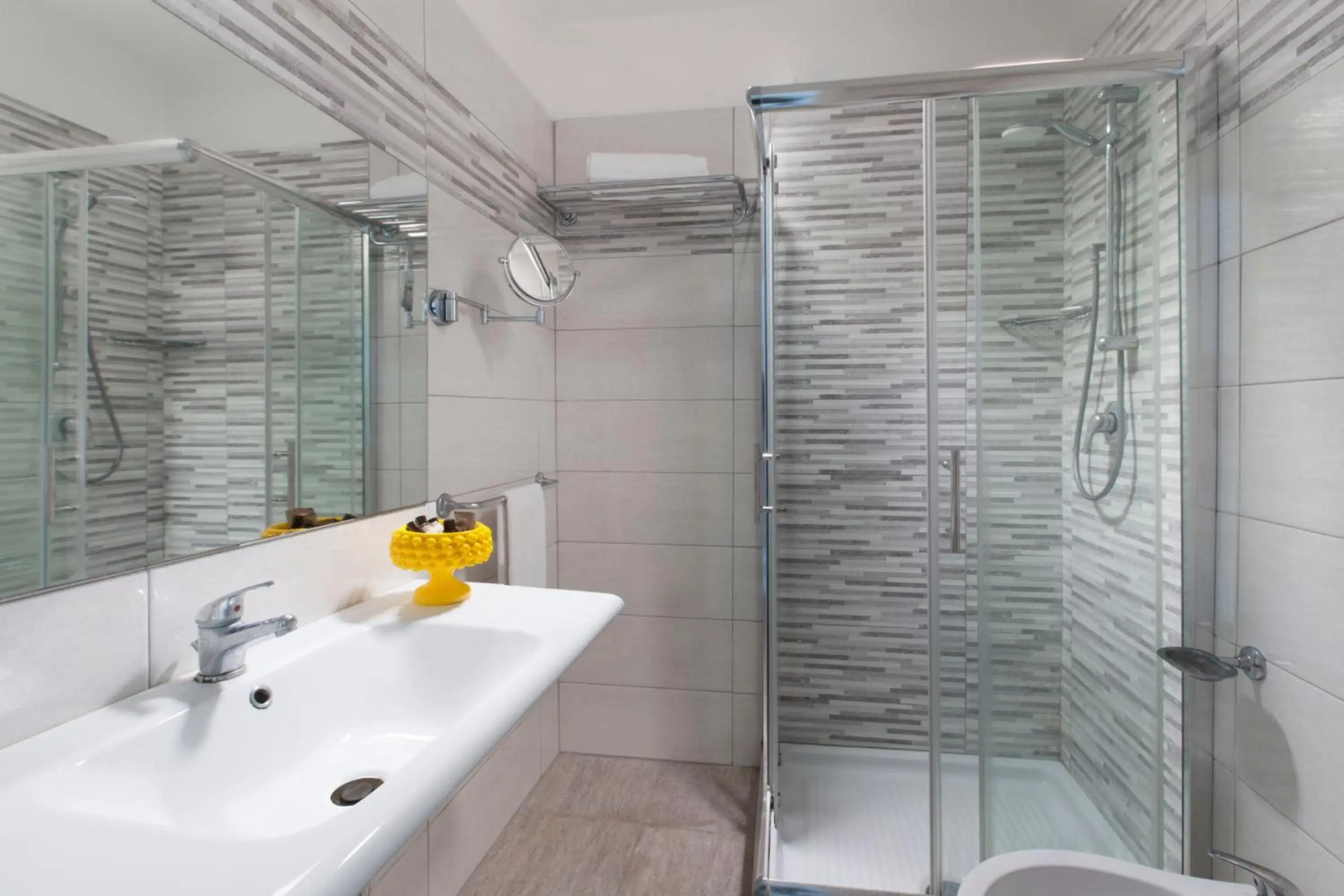 Photo - Admiral Hotel