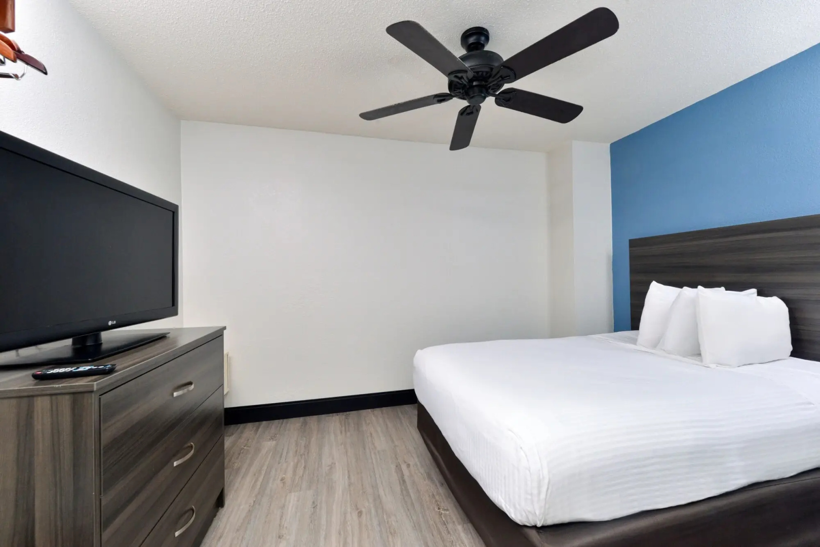 Photo - SureStay Hotel by Best Western Virginia Beach Royal Clipper