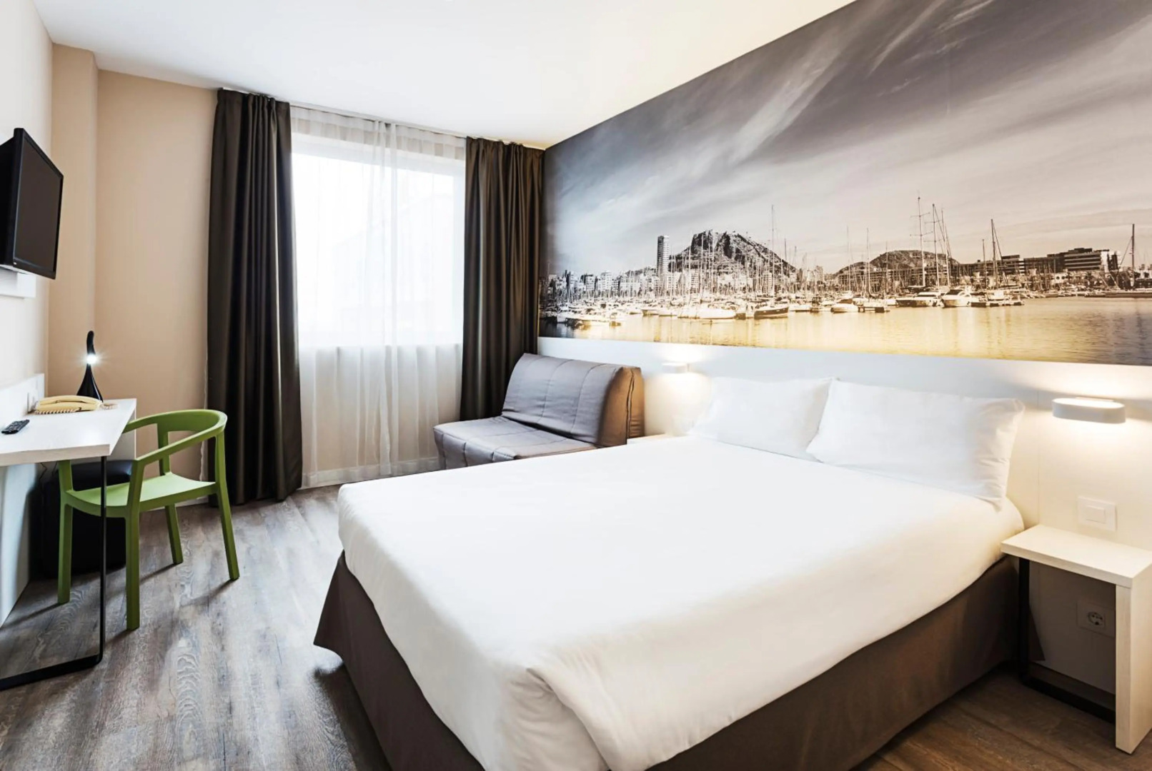 Photo - B&B HOTEL Alicante