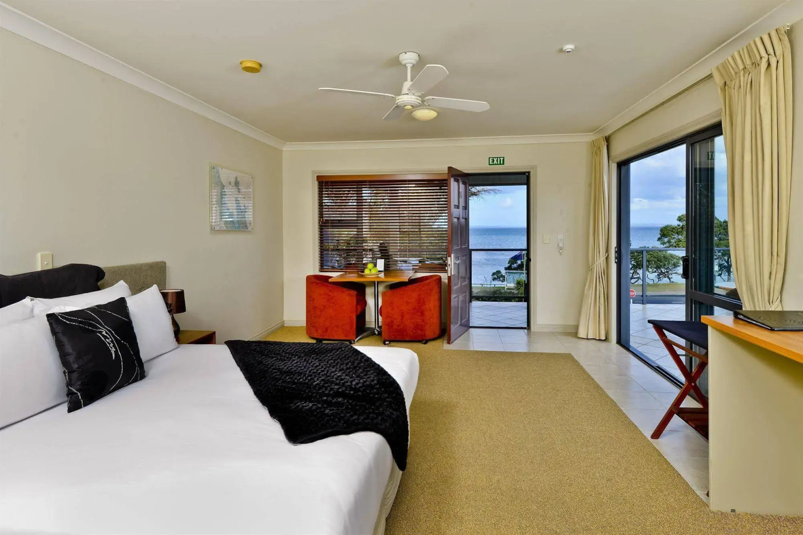 Photo - Whangaparaoa Lodge