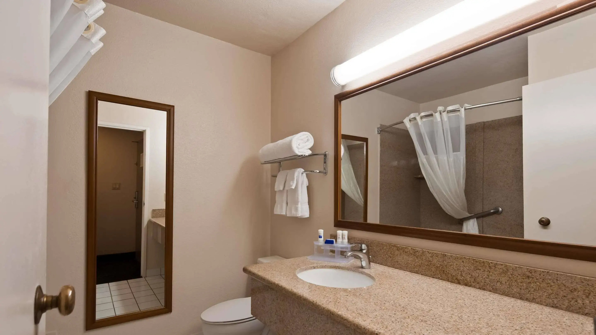 Foto - Best Western Village Inn