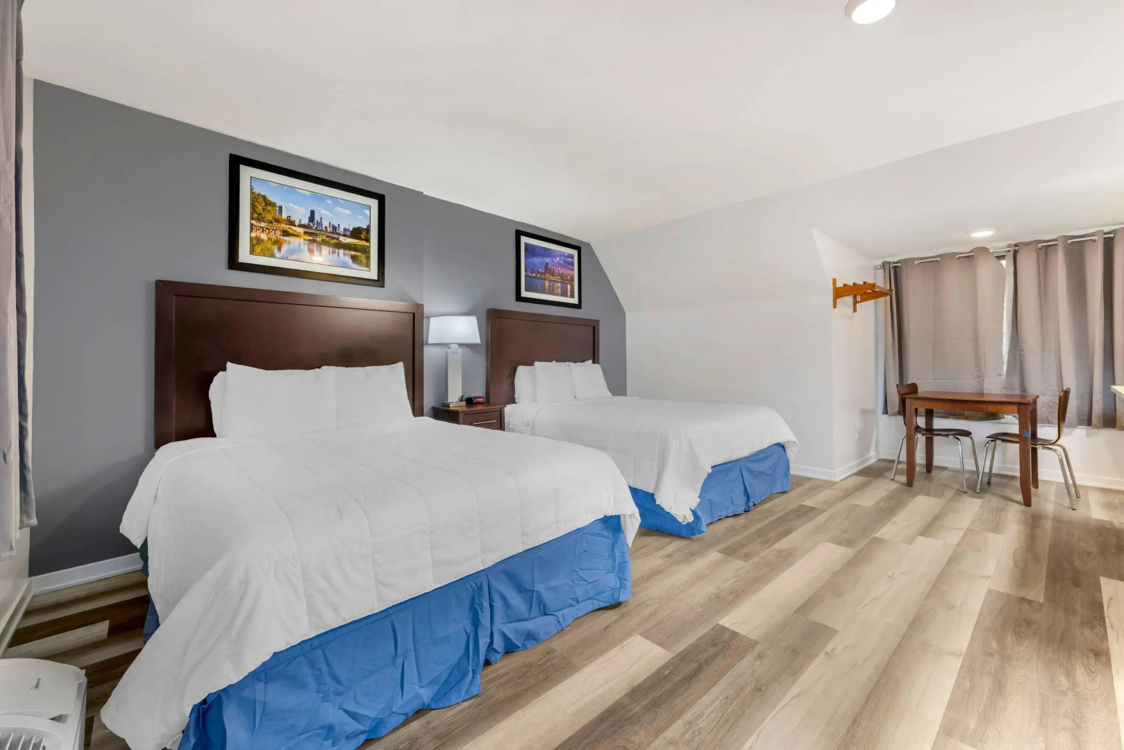 Photo - Rodeway Inn Lyons - La Grange