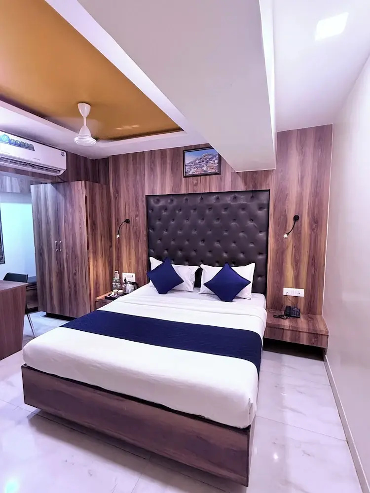 Photo - Hotel Ashyana - Near To Grant Road Station Mumbai