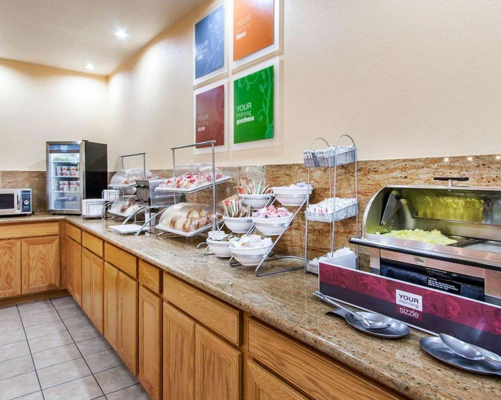 Photo - Comfort Suites Portland Airport
