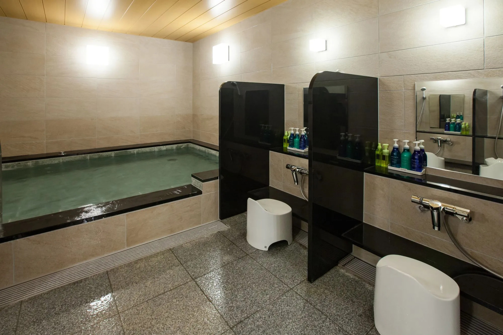 Foto - Y's CABIN Osaka Namba