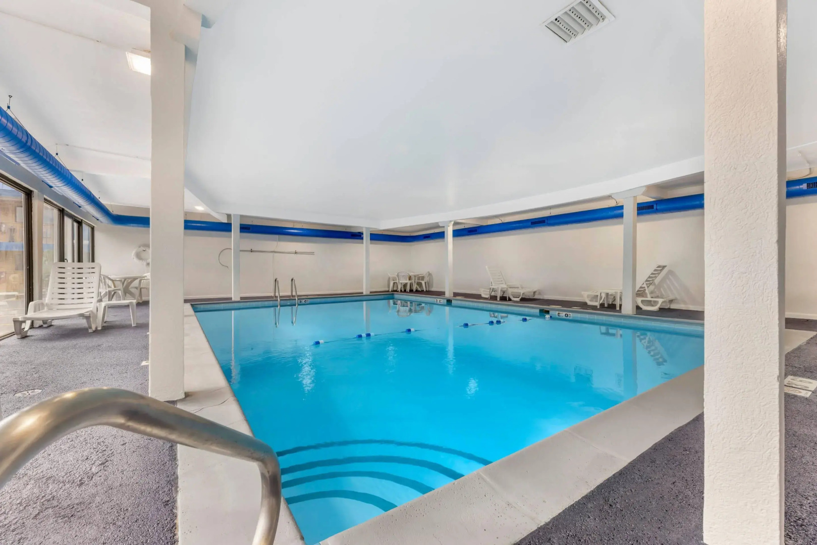 Photo - Rodeway Inn Lyons - La Grange