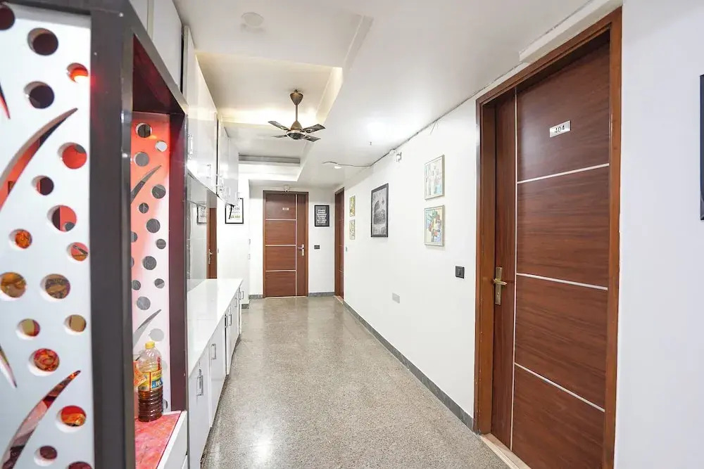 Foto - FabHotel Golden Eye Inn - Nehru Place Market