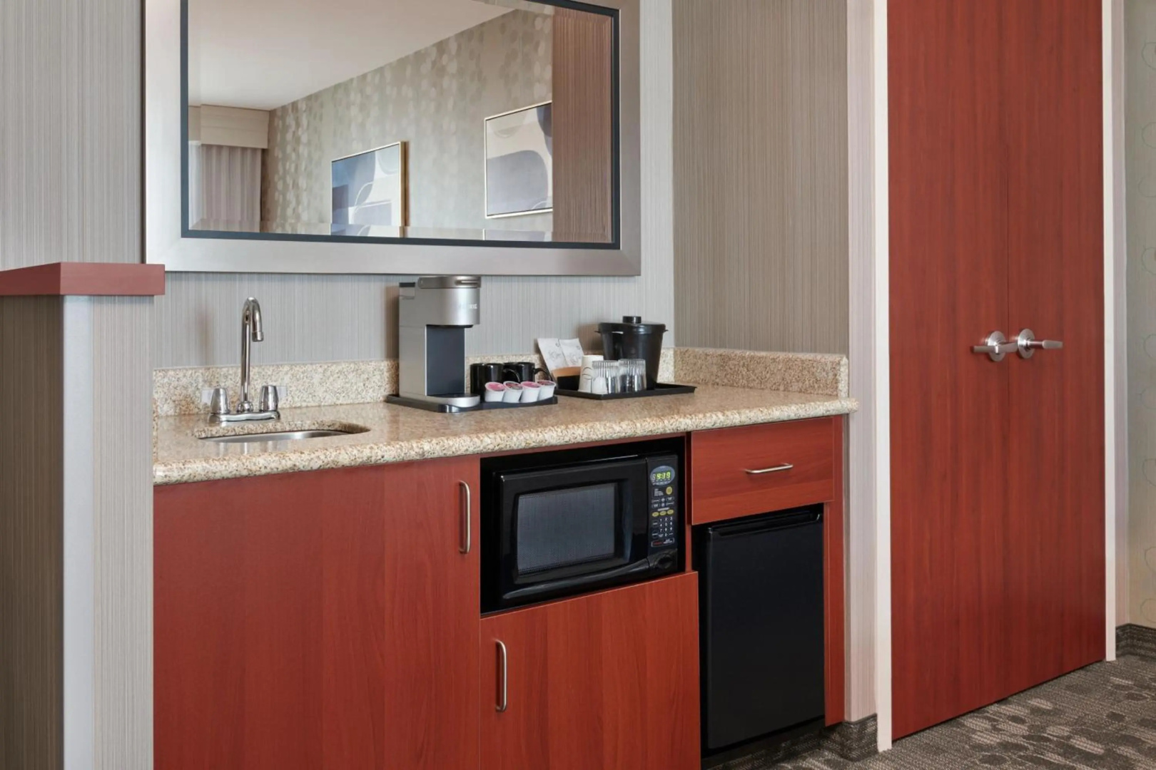 Photo - Courtyard by Marriott Ottawa East