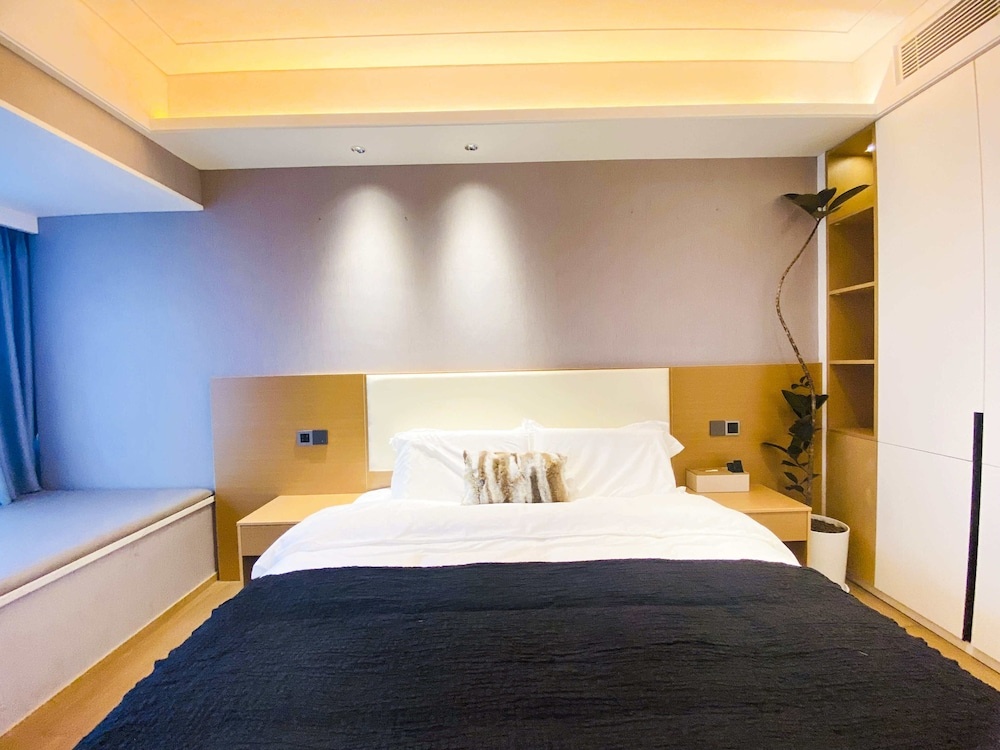 Rho Hotel