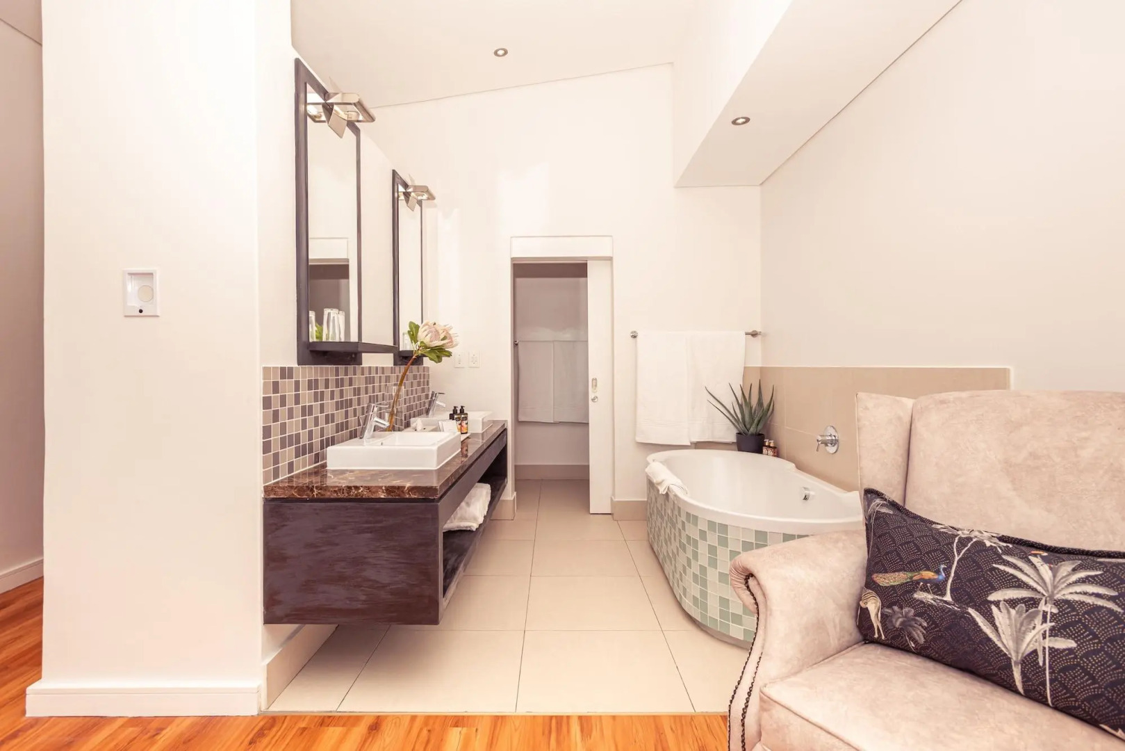 Photo - Newkings Boutique Hotel