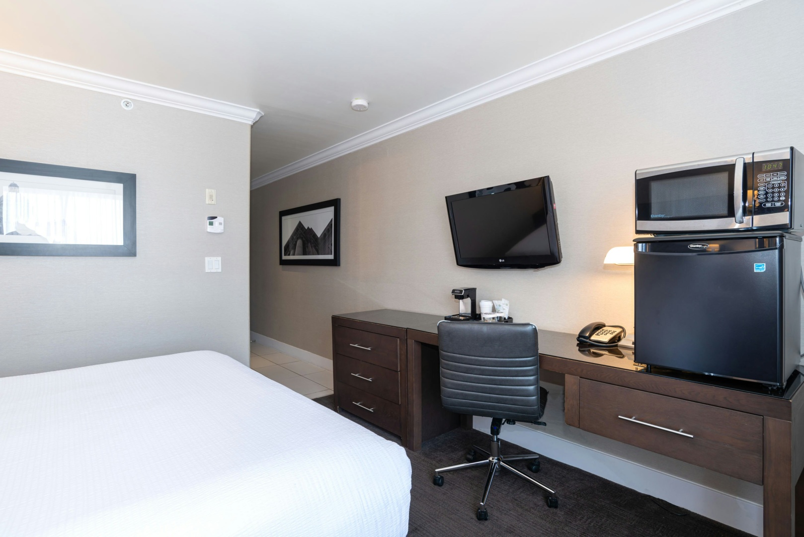 Photo - Sandman Signature Edmonton South Hotel