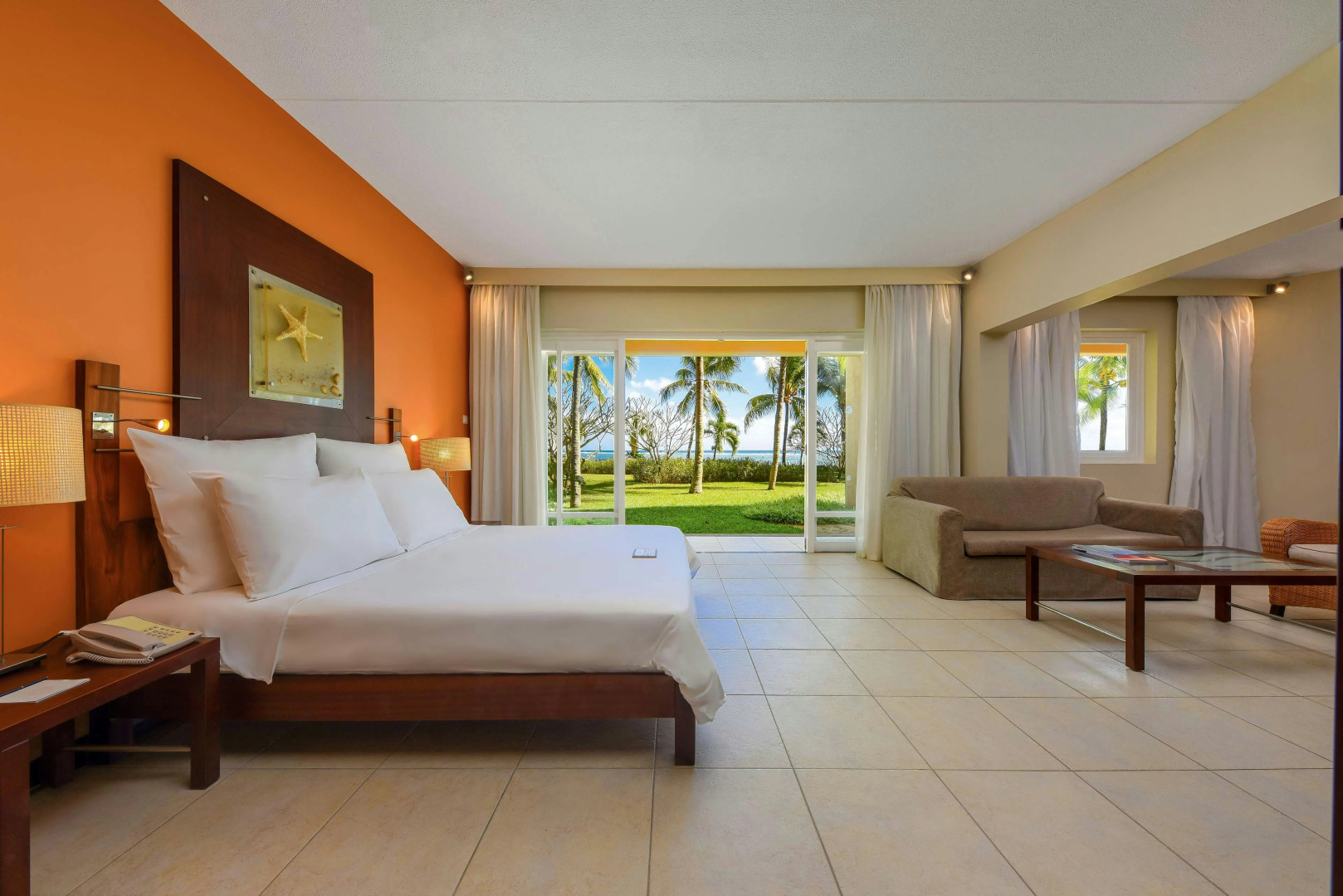 Photo - Victoria Beachcomber Resort & Spa