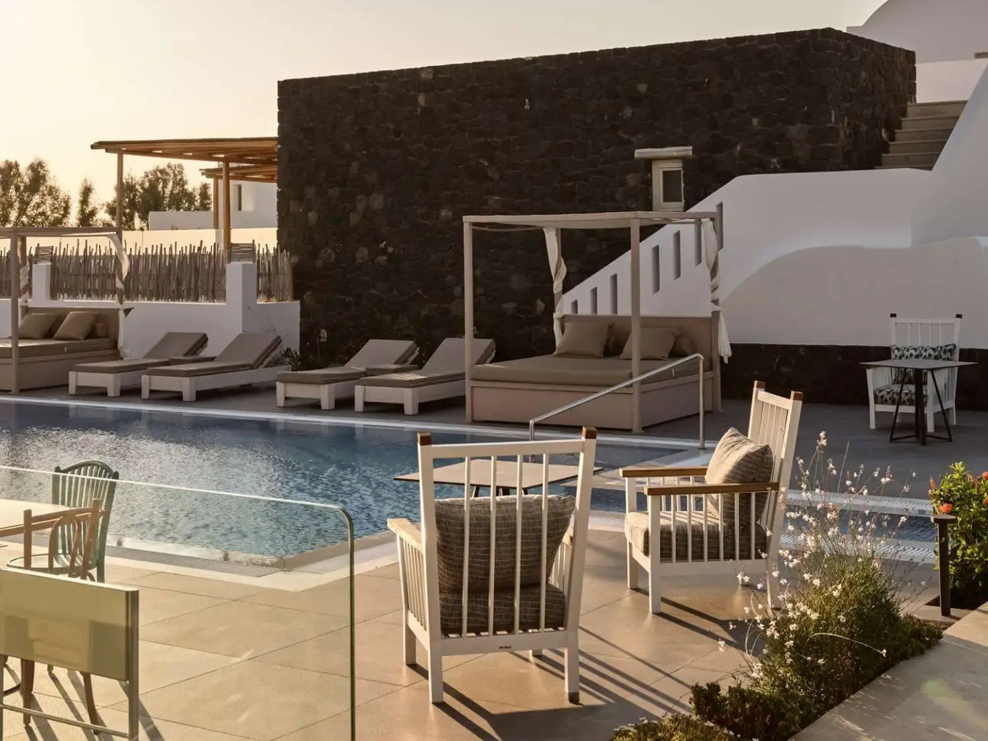 Foto - Sea Breeze Santorini Beach Resort, Curio Collection Hilton