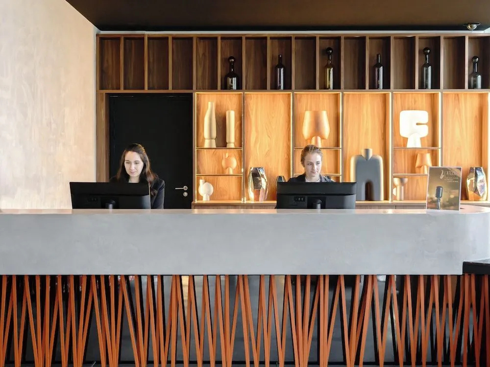 Photo - The Ruck Hotel