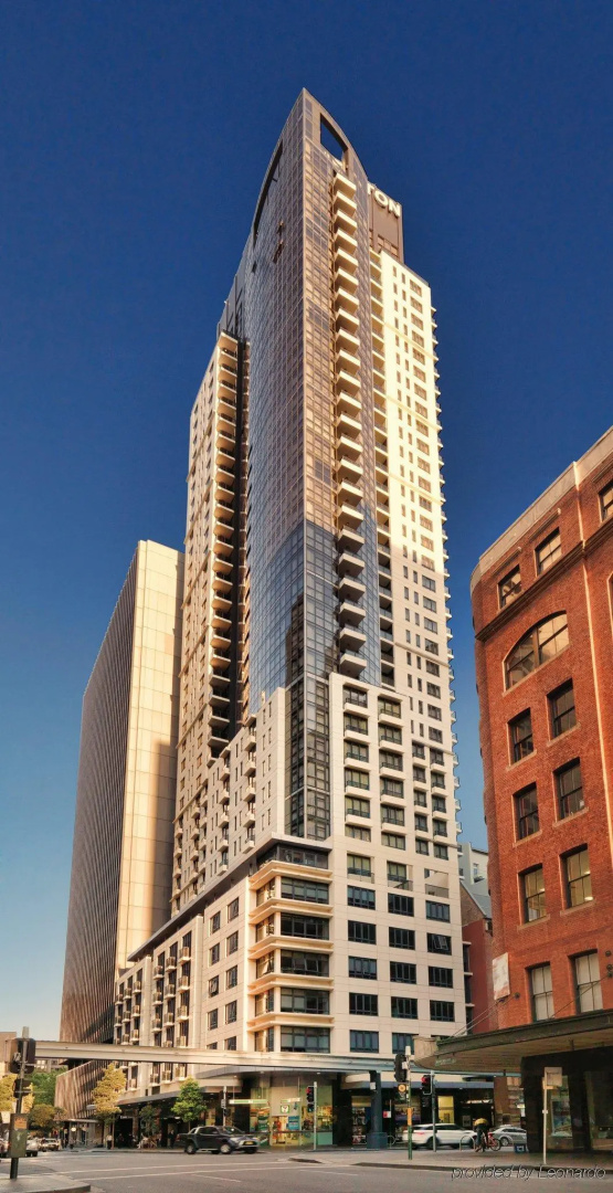 Photo - Meriton Suites Pitt Street, Sydney