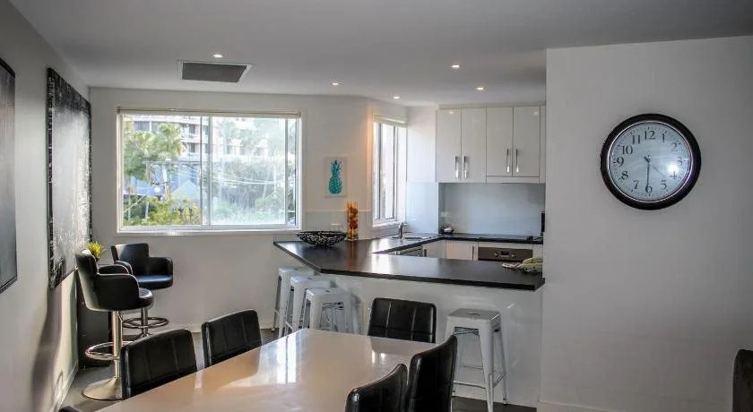 Photo - Surfers Beach Holiday Apartments