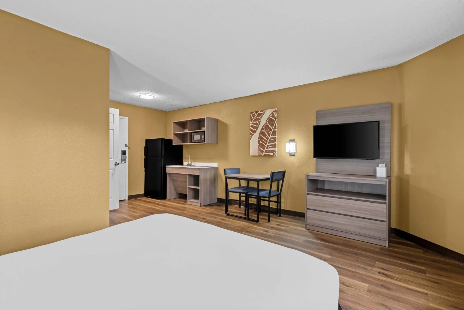 Foto - Suburban Studios Charlotte – Executive Park