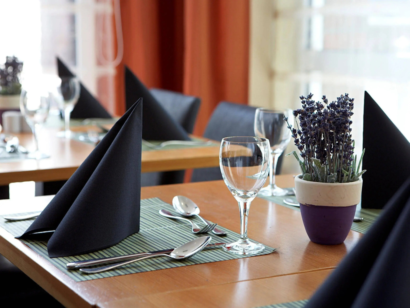Foto - Plaza Premium Koln