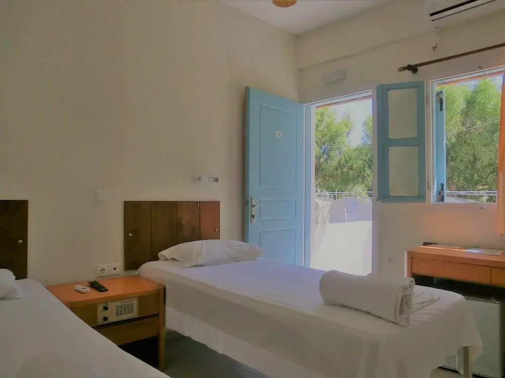 Photo - Santorini Camping Rooms