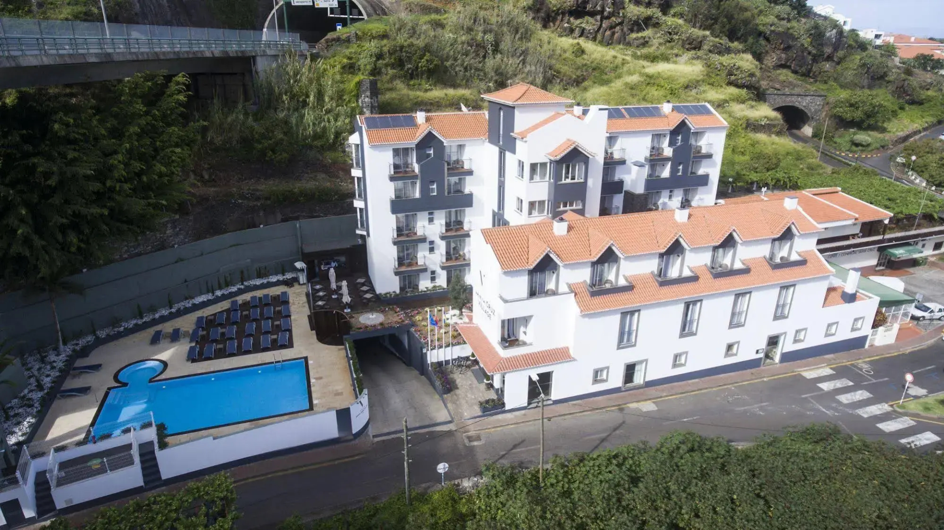 Photo - Santa Cruz Village Hotel