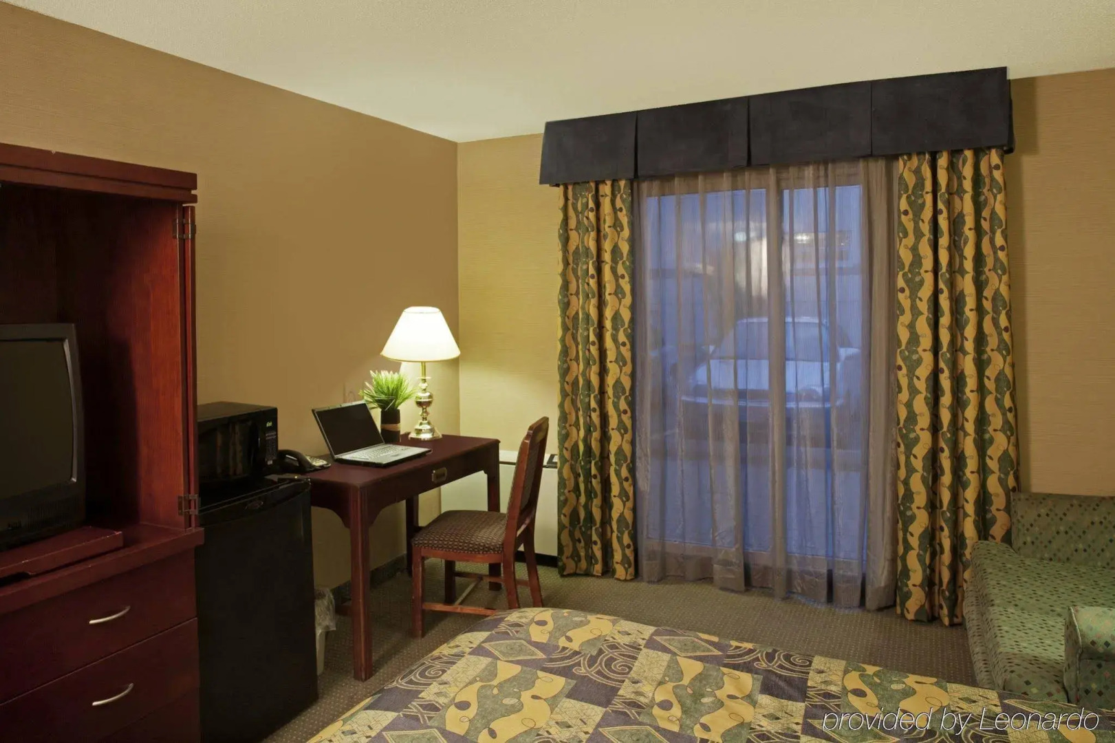 Foto - Travelodge by Wyndham Oshawa Whitby