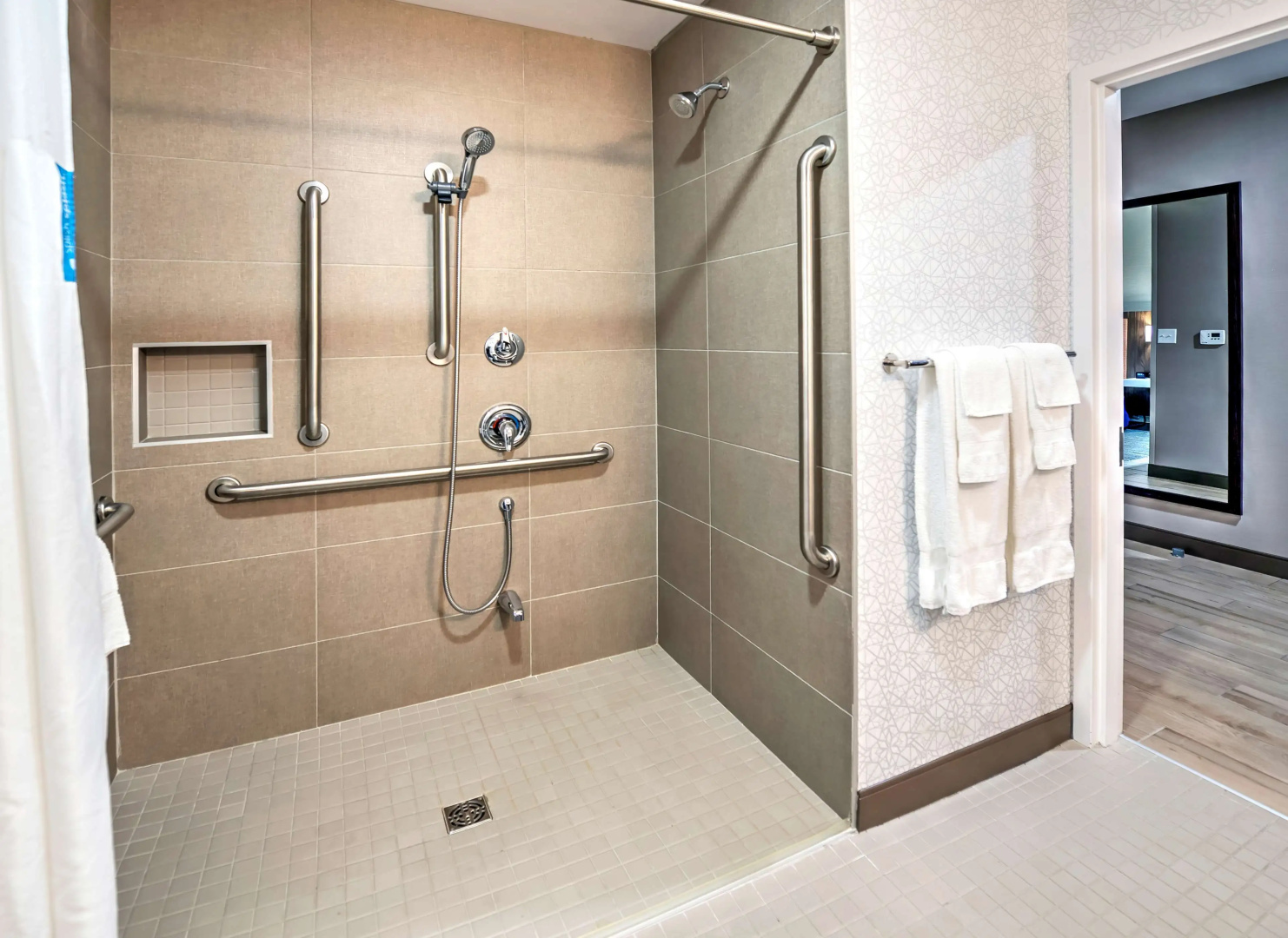 Photo - Hampton by Hilton Ottawa