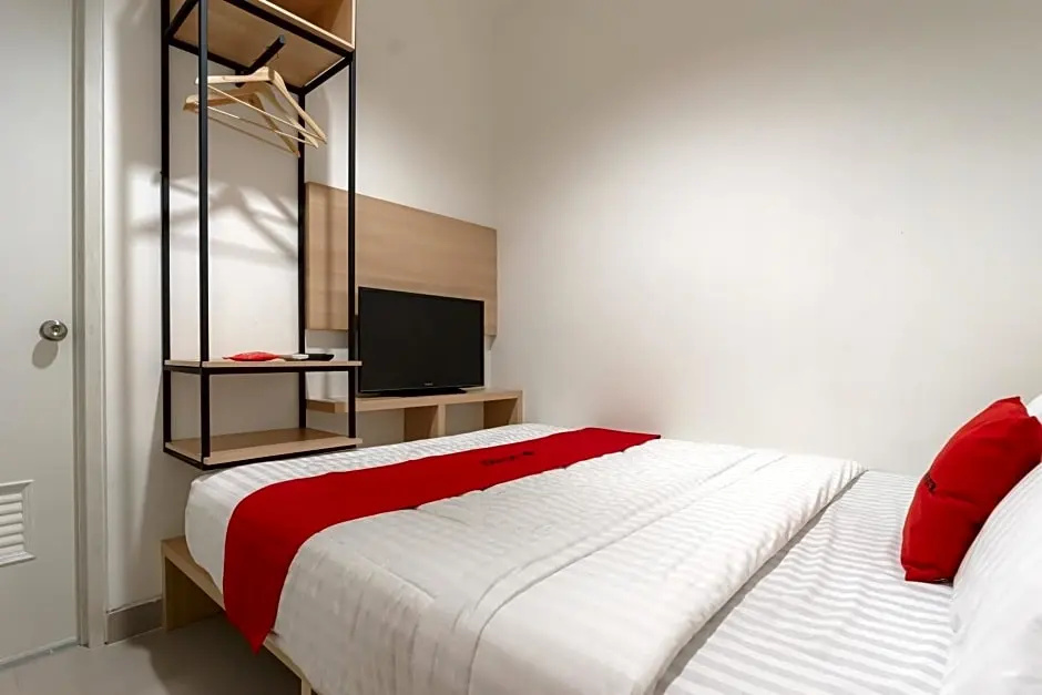 Foto - RedDoorz near Seasons City Mall 3