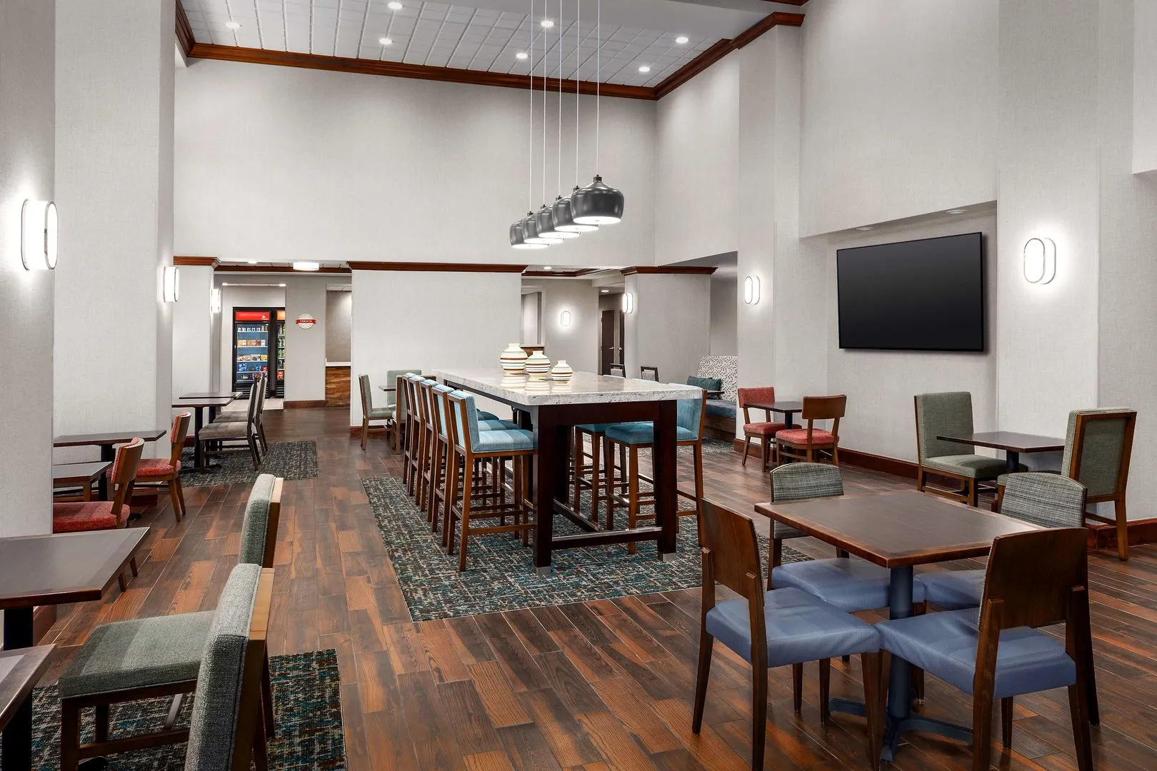 Photo - Hampton Inn & Suites at Lake Mary Colonial Townpark