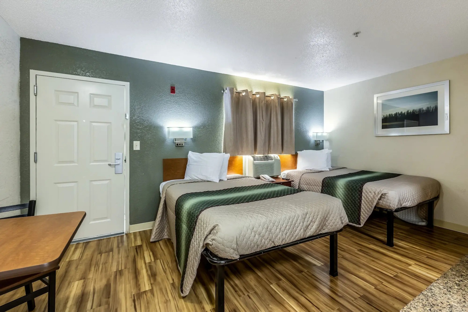 Photo - HomeTowne Studios by Red Roof Atlanta - Chamblee