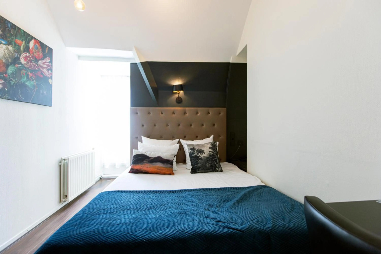 Photo - Quentin England Hotel