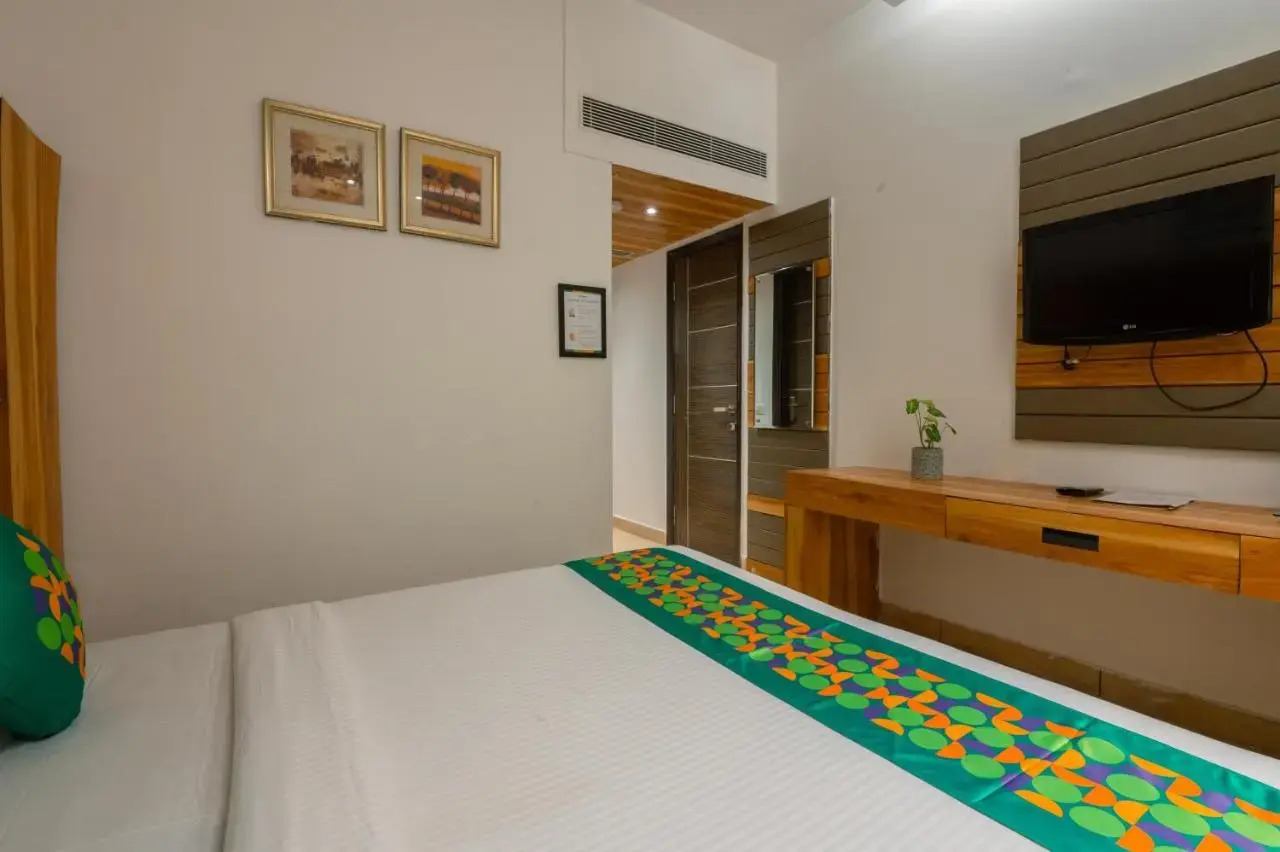 Foto - Treebo Twin Tree