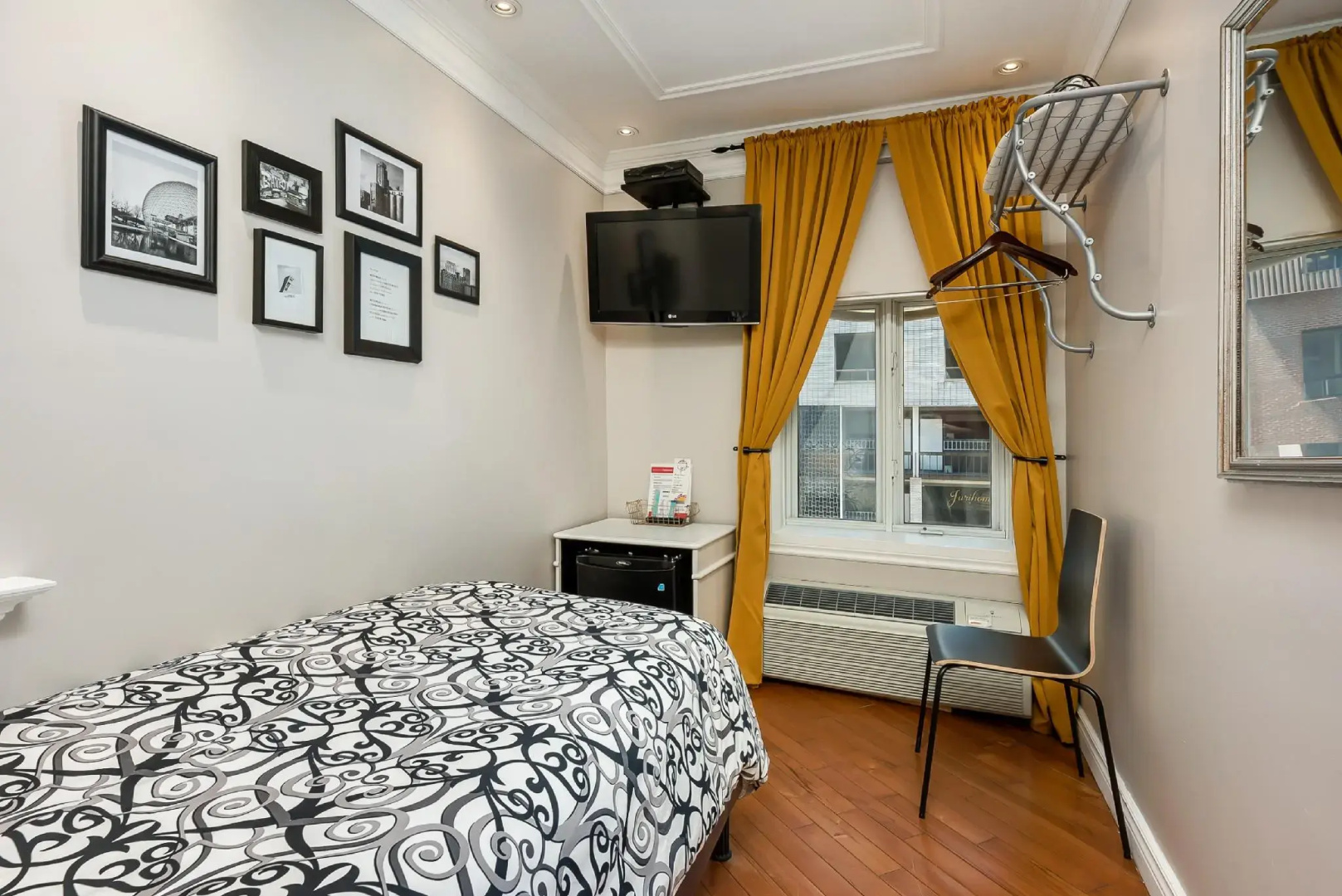 Photo - Samesun Montreal Hotel & Hostel
