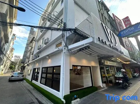 Foto - The White Den Sukhumvit 44