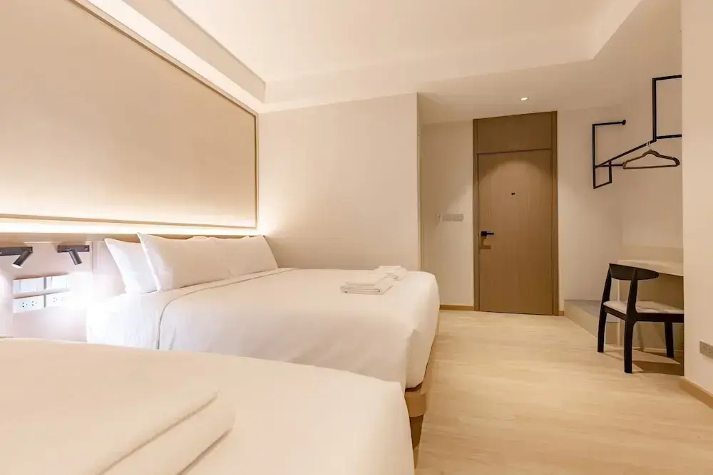 Photo - The Bentley Hotel