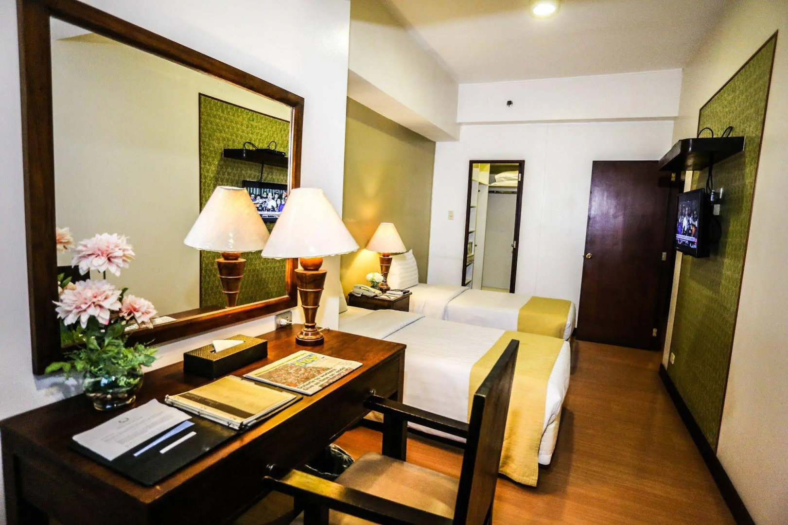 Photo - The Malayan Plaza Hotel