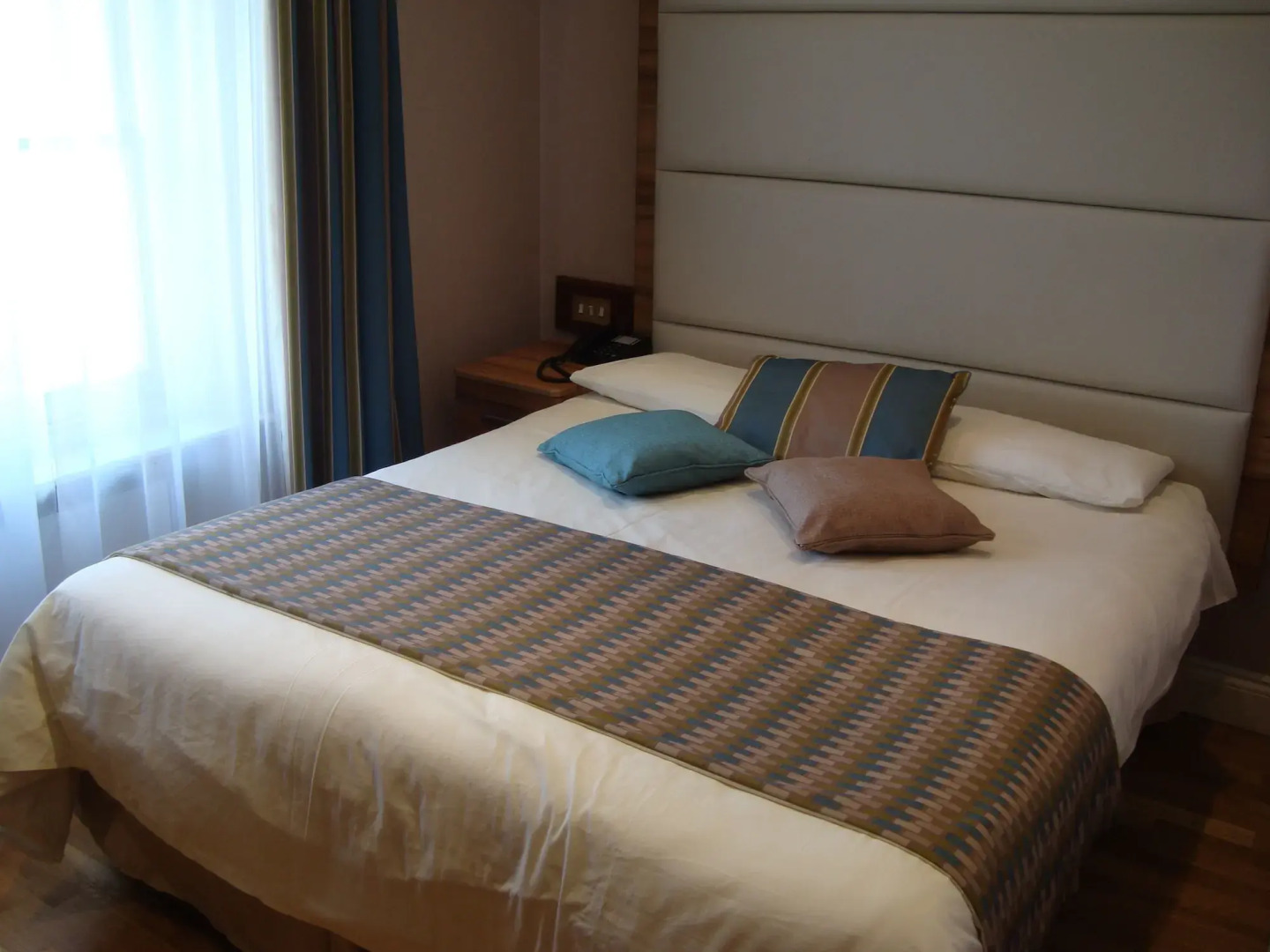 Photo - Royal Eagle Hotel