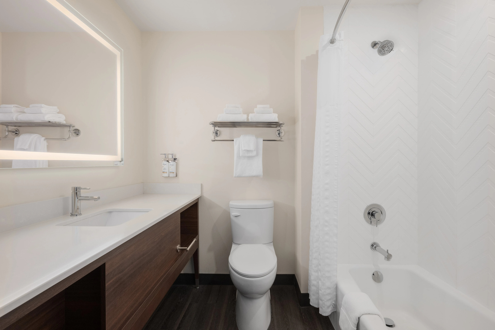 Photo - Holiday Inn Victoria Elk Lake by IHG