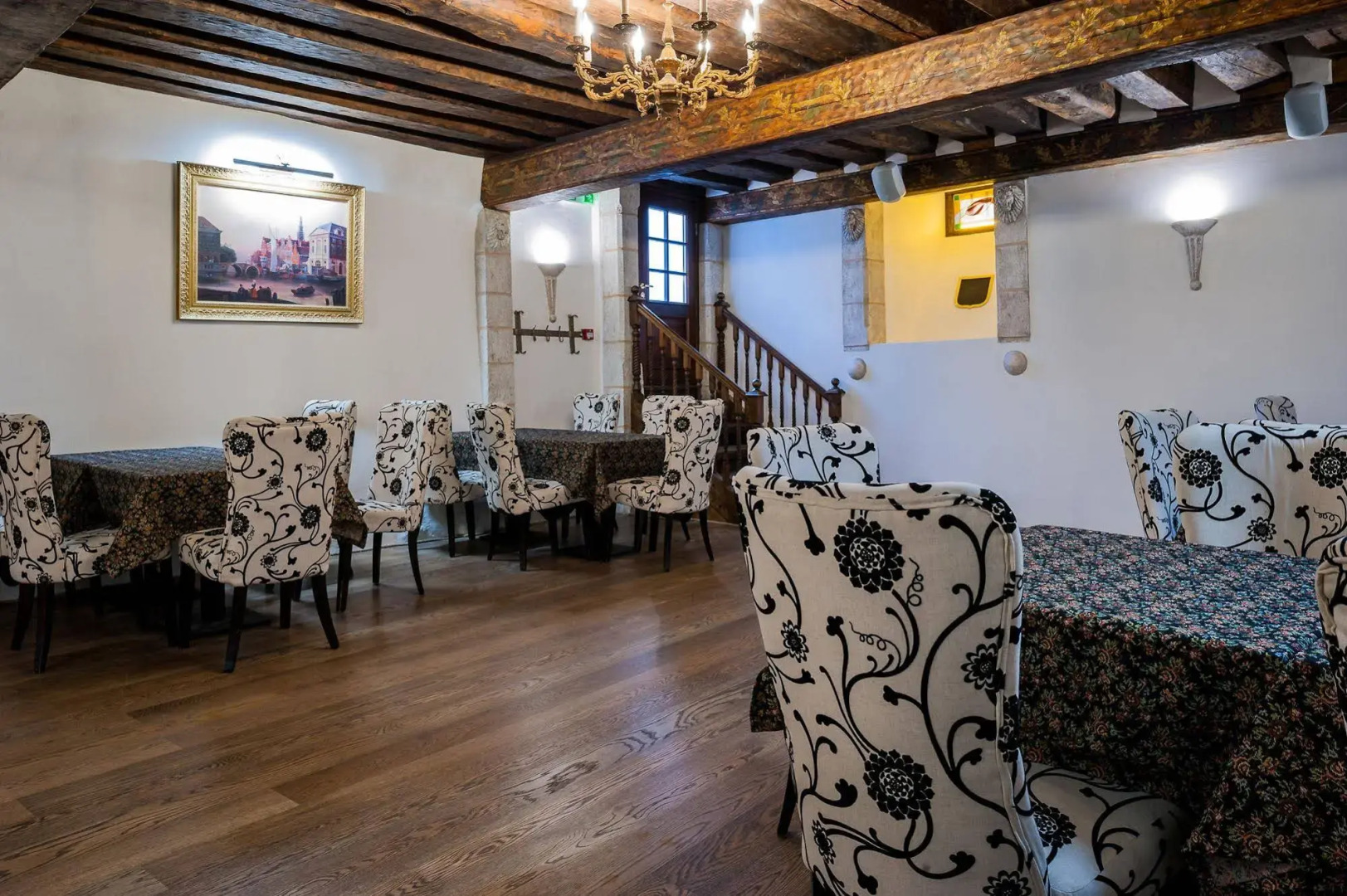 Photo - Three Crowns Residents