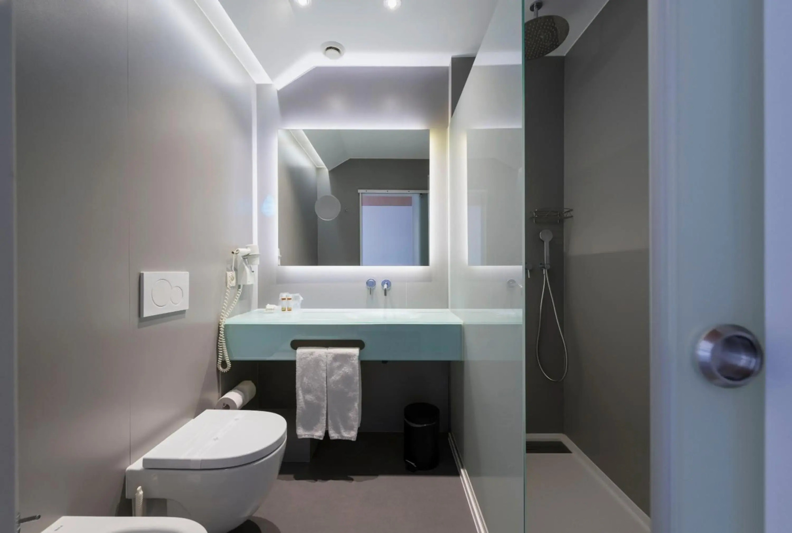 Photo - Varzinn Hotel