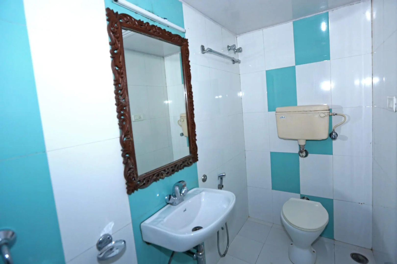 Photo - Gulf Hotel Colaba