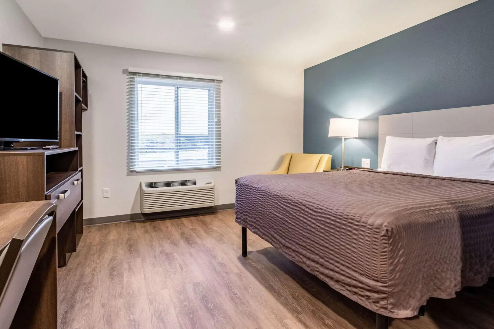 Photo - WoodSpring Suites Indianapolis Airport South