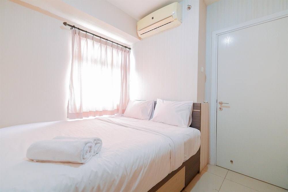 Modern And Homey 2Br At Green Pramuka City Apartment