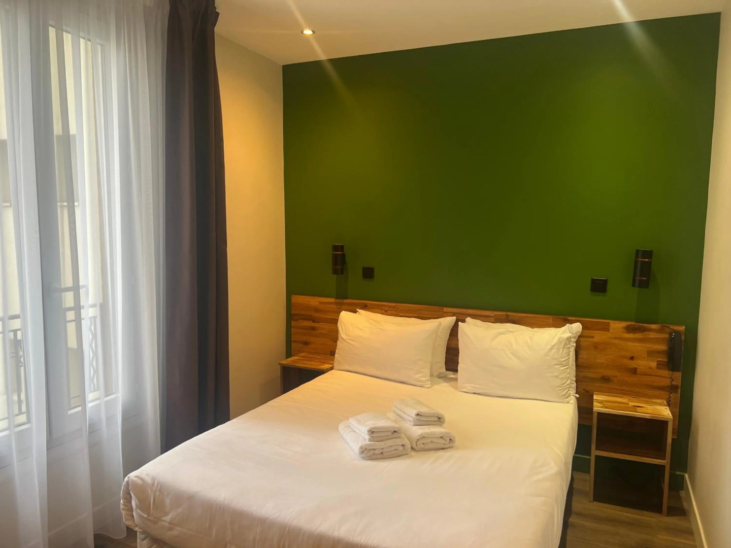 Foto - Hôtel De La Perdrix Rouge