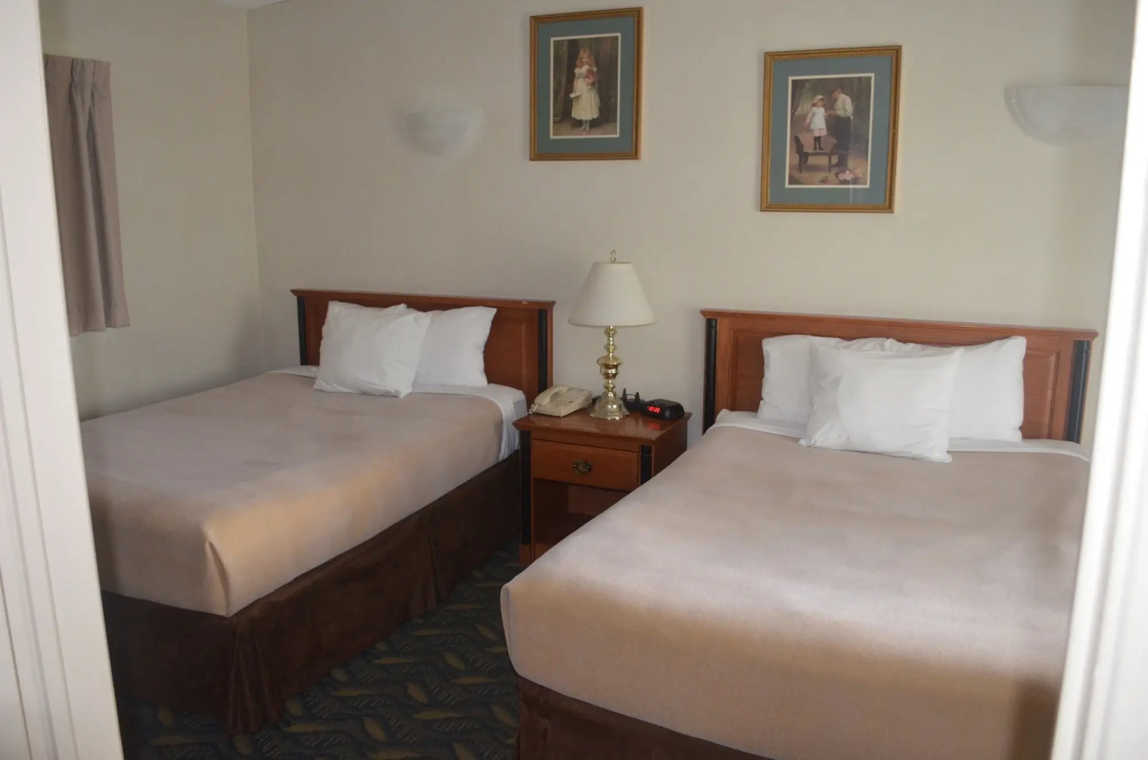 Foto - Travelodge by Wyndham Niagara Falls At the Falls