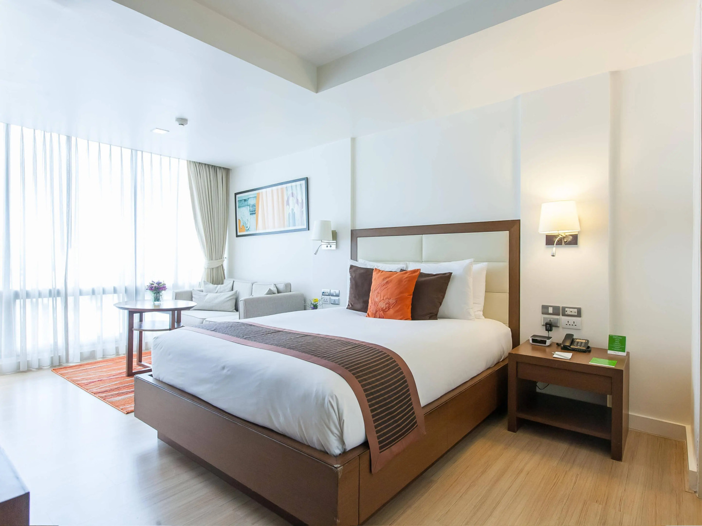 Photo - Oakwood Residence Sukhumvit 24 Bangkok