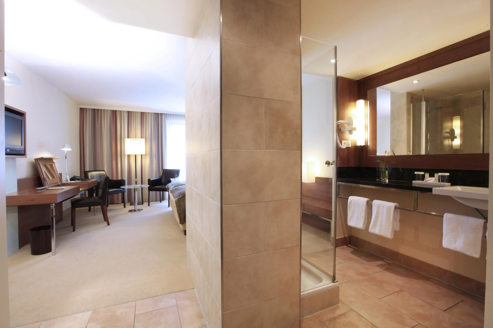 Photo - Lindner Hotel Hamburg am Michel, part of JdV by Hyatt