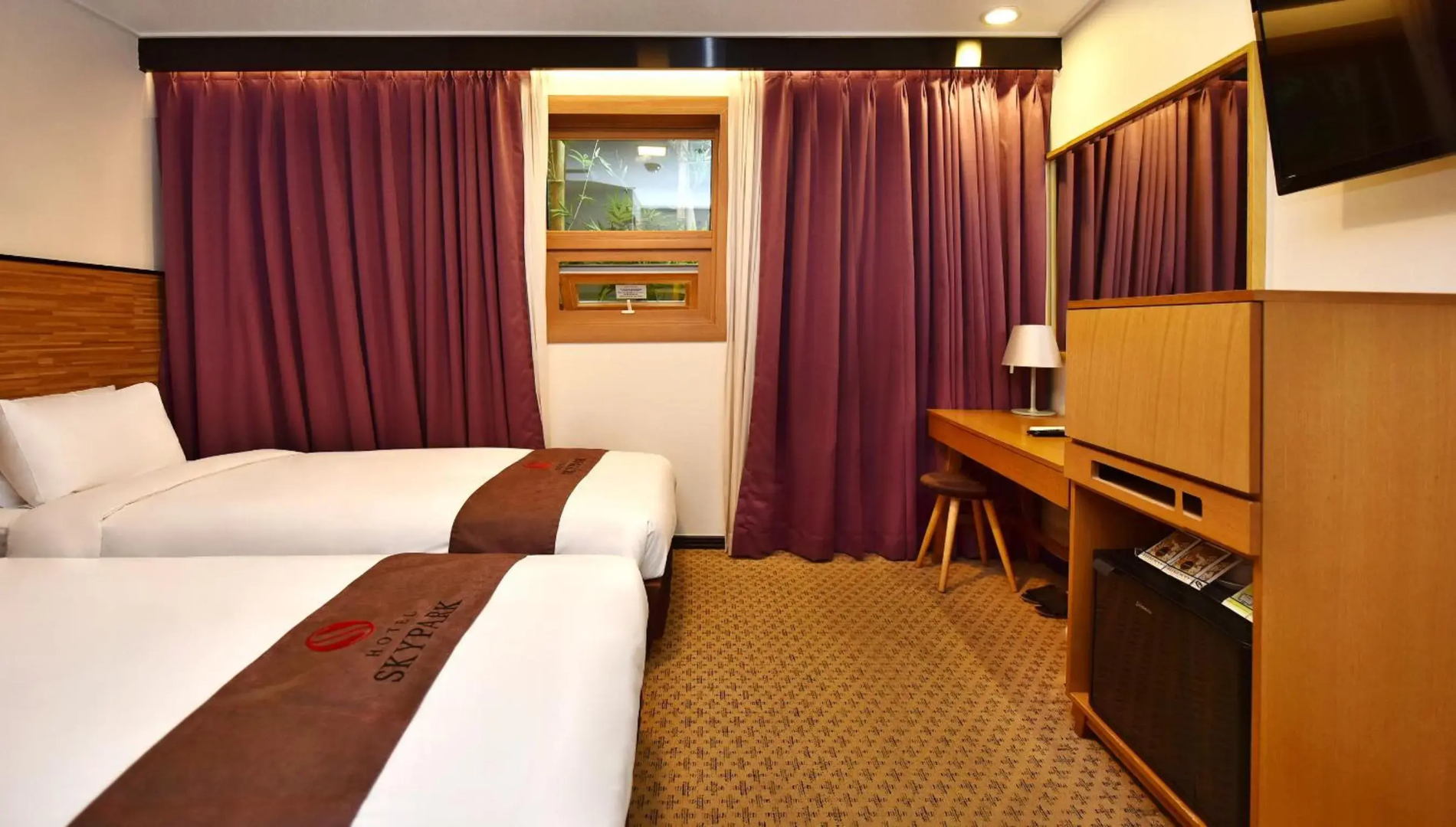 Photo - Hotel Skypark Myeongdong 3